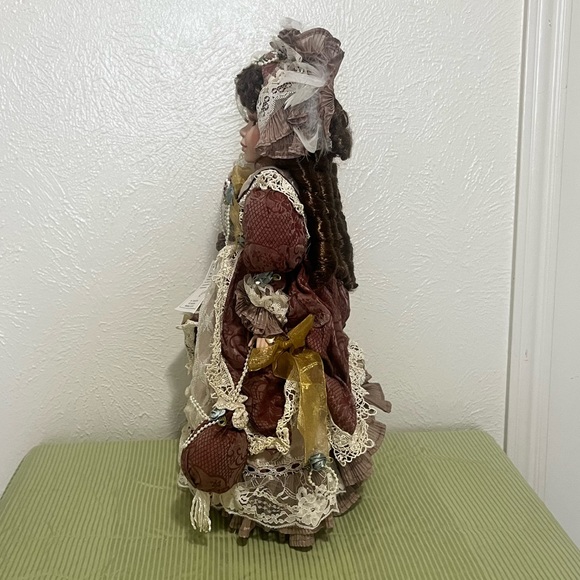 Vintage Duck House heirloom porcelain doll. - Picture 10 of 12